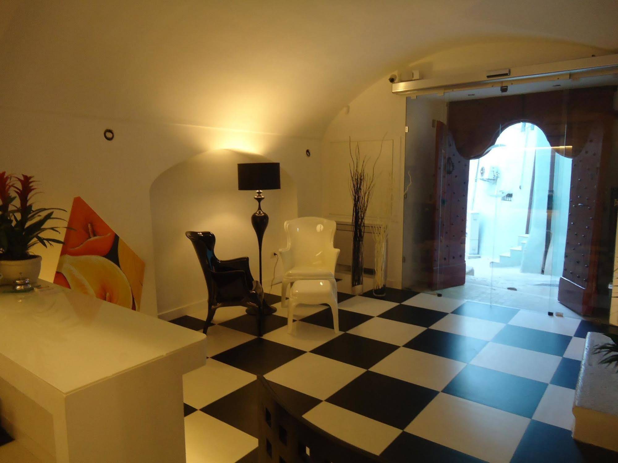 Edificio 15 House Elite