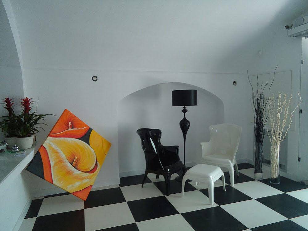 Edificio 15 House Elite