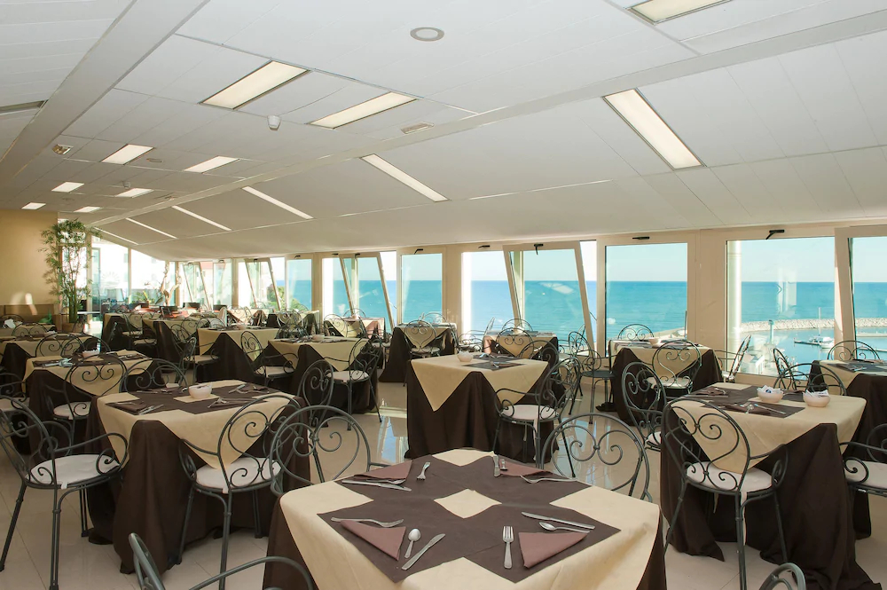 Hotel Borgo Marina