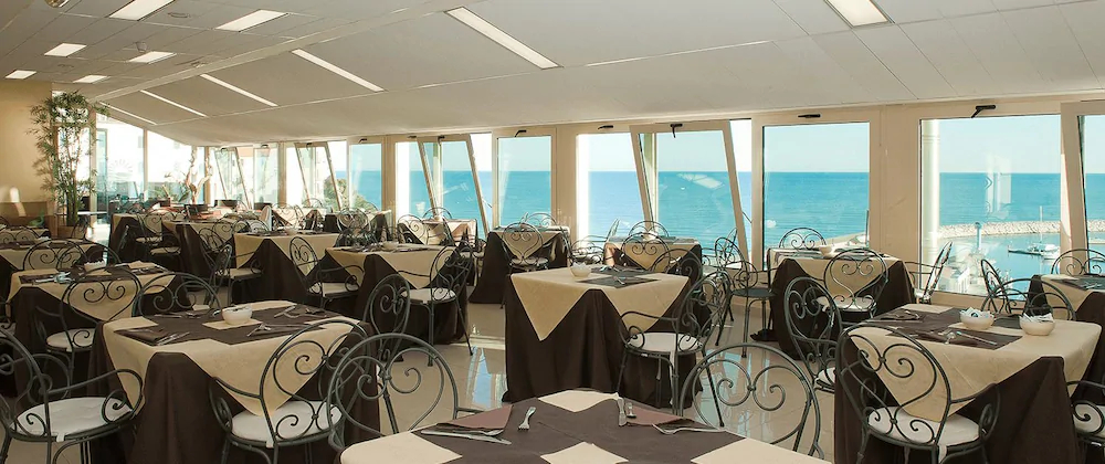 Hotel Borgo Marina