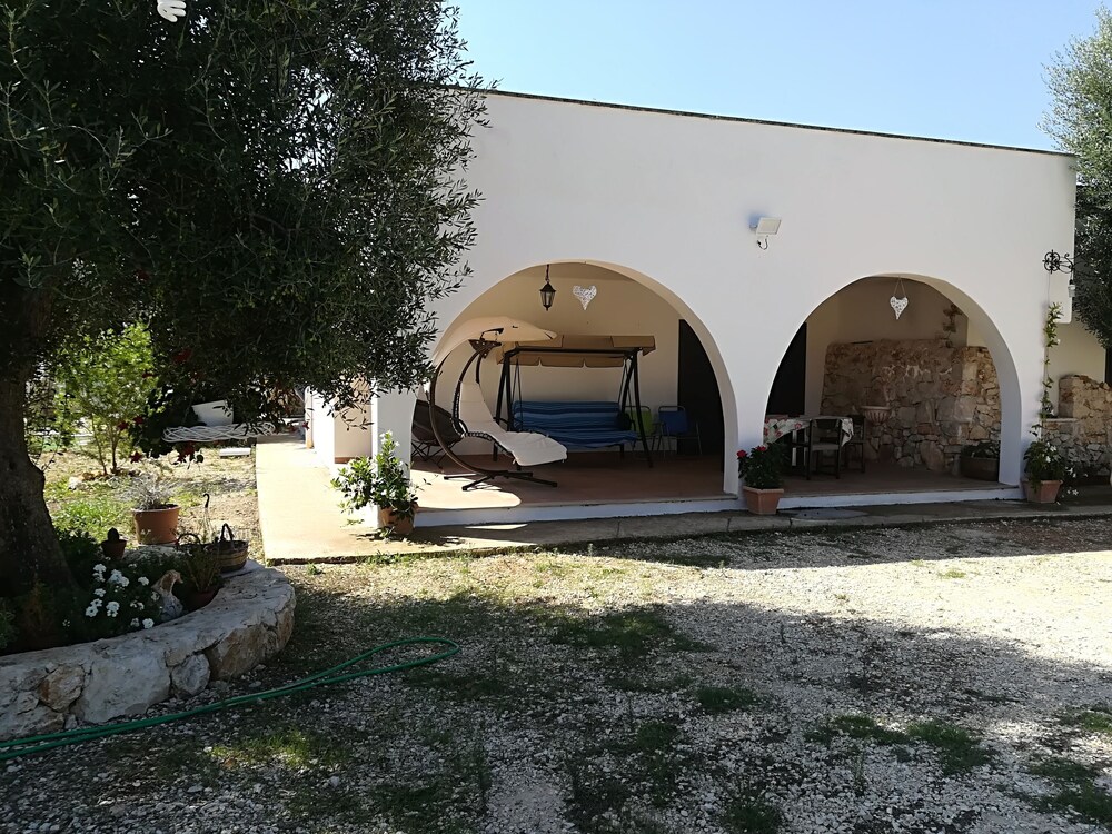 Trullo Alessandro E Villa Raffaela