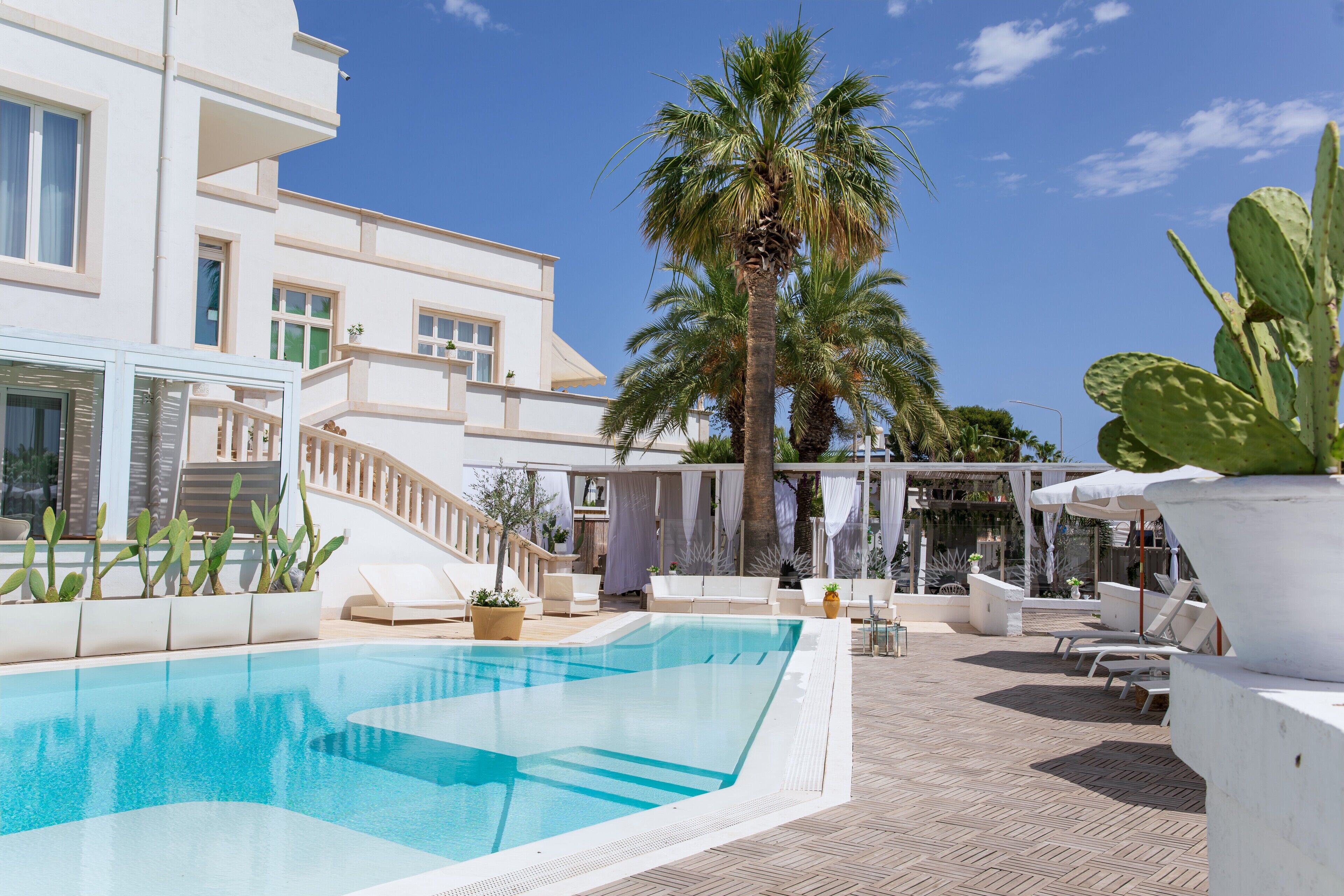 Bianco Riccio Suite Hotel