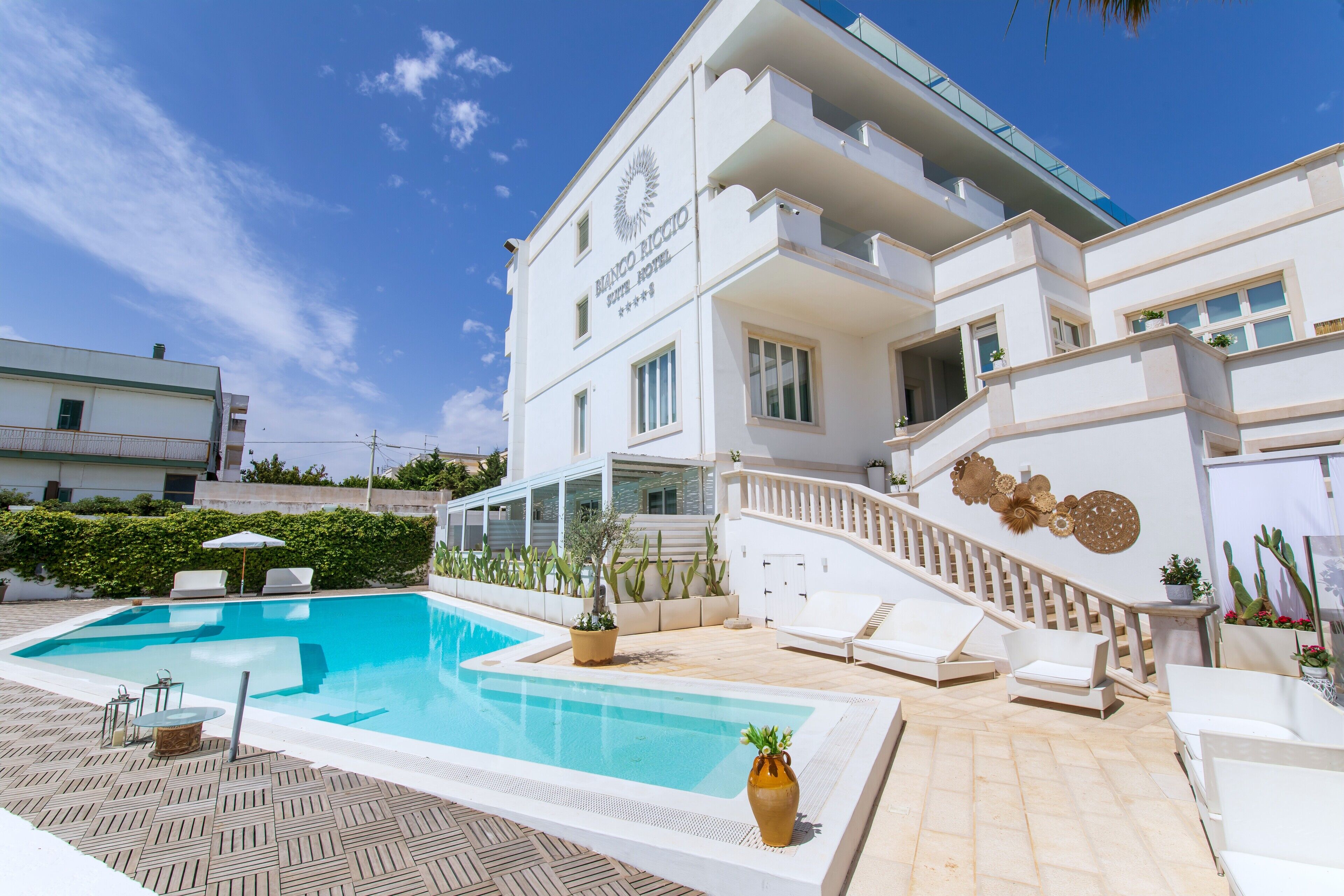 Bianco Riccio Suite Hotel