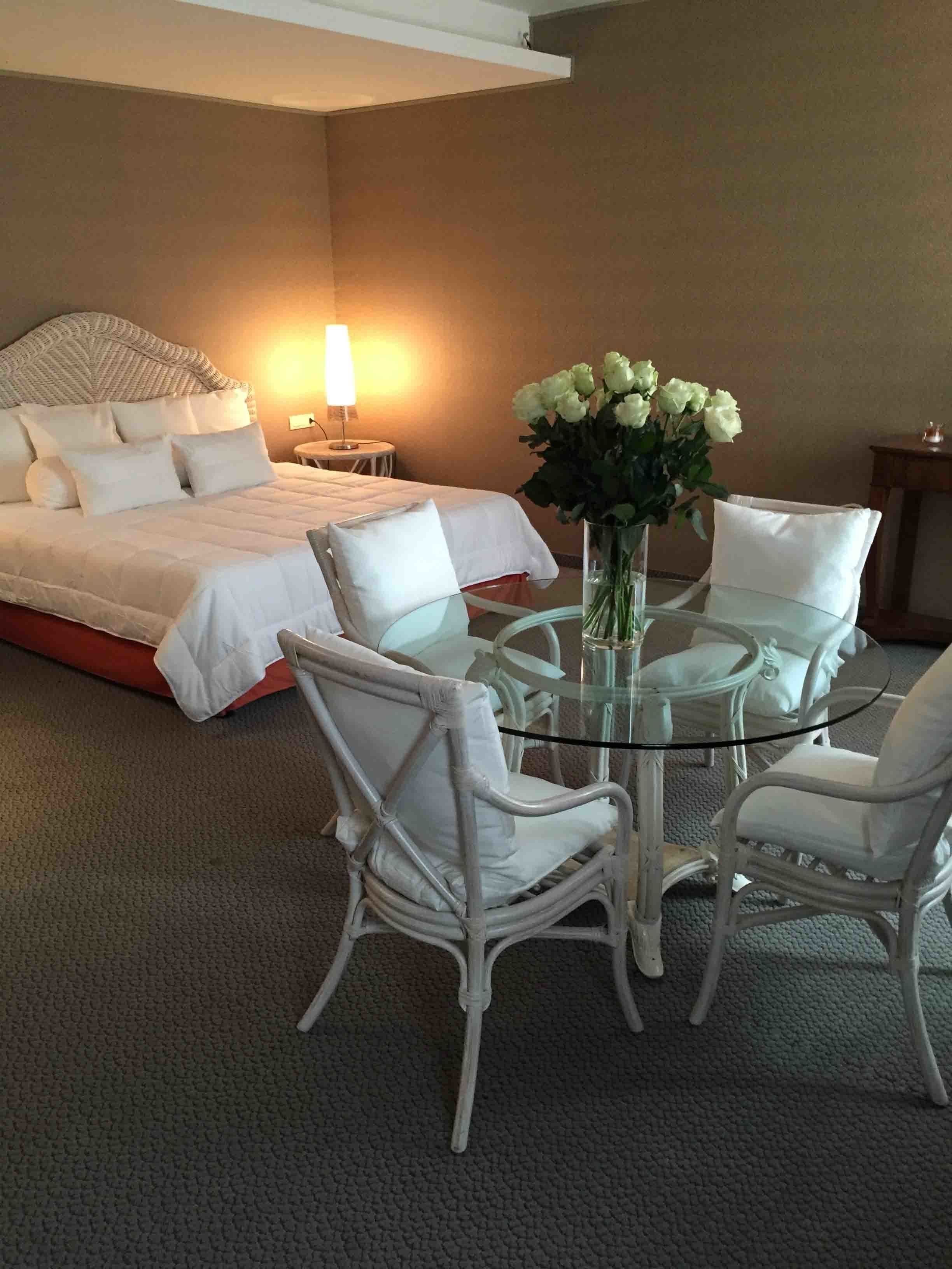 City Hotel