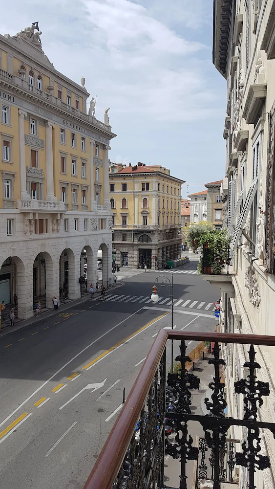 Trieste Center Rooms & Apartments