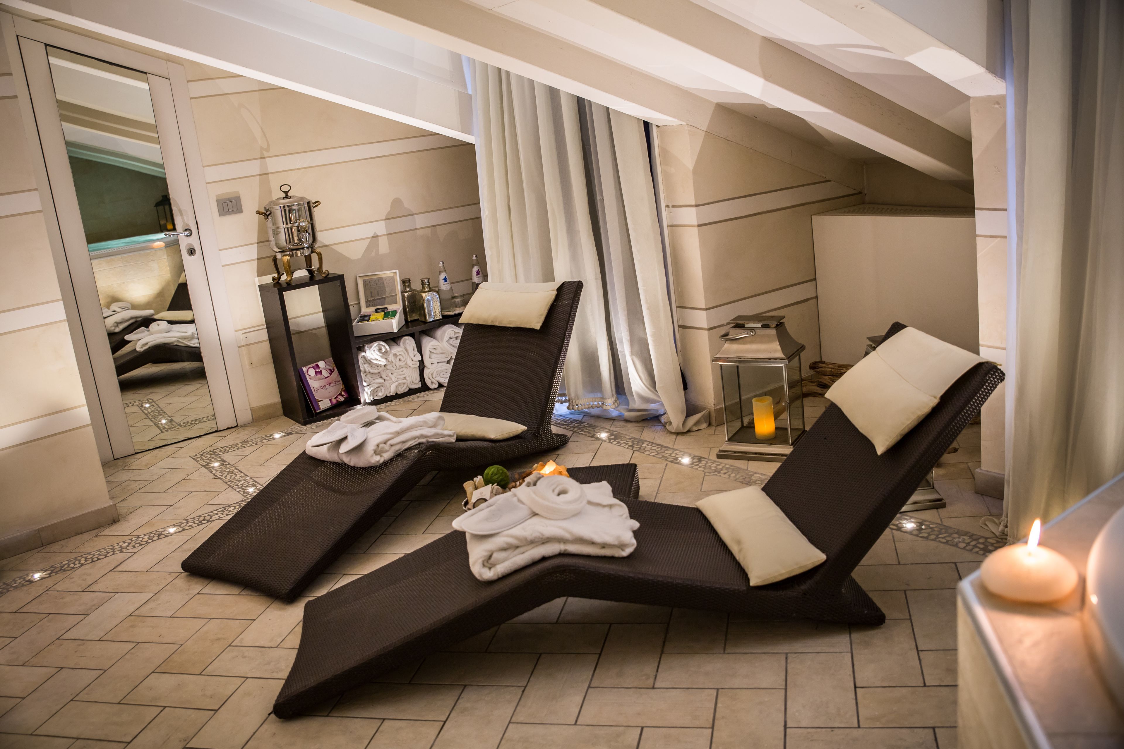 Victoria Apartments Letterario