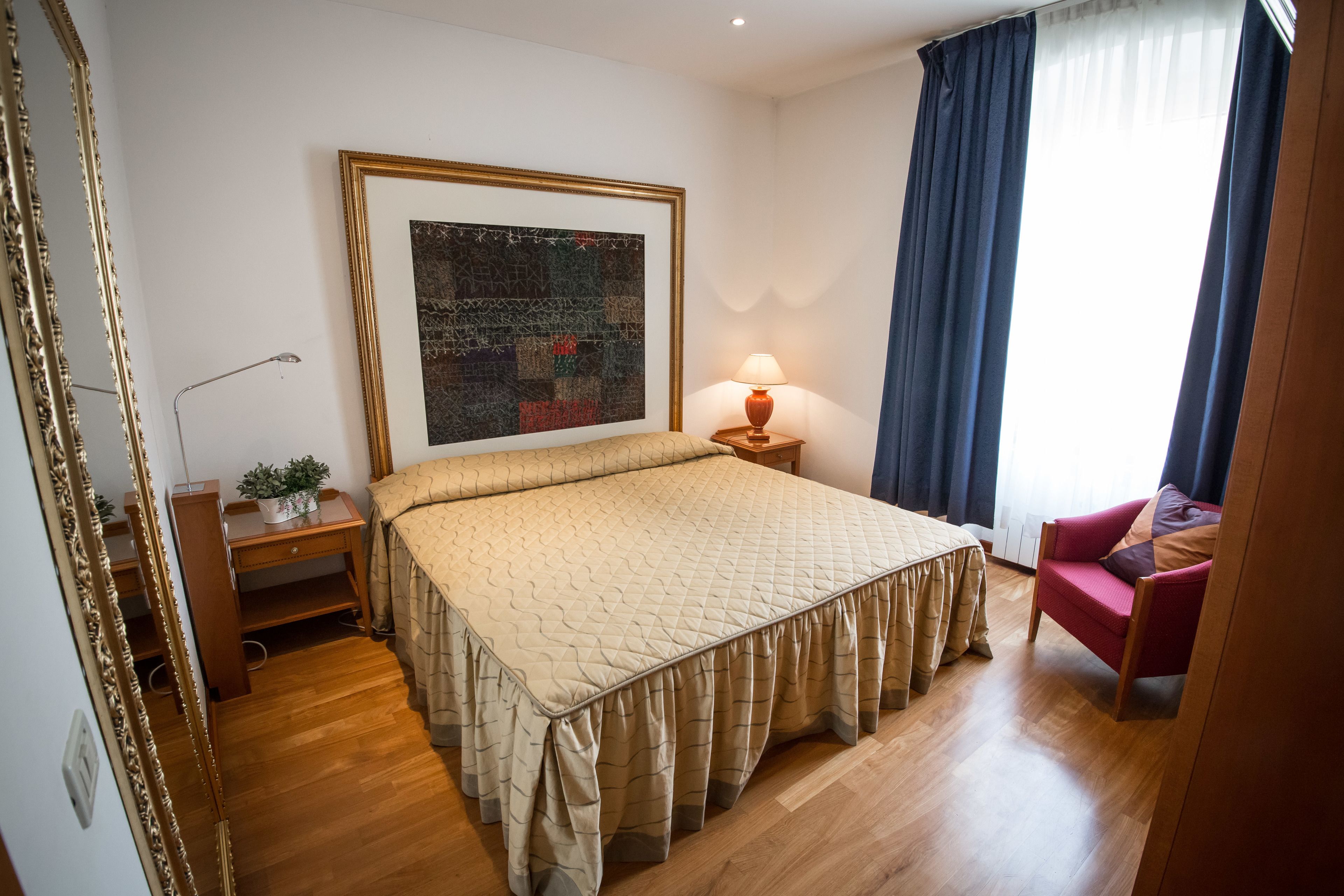 Victoria Apartments Letterario