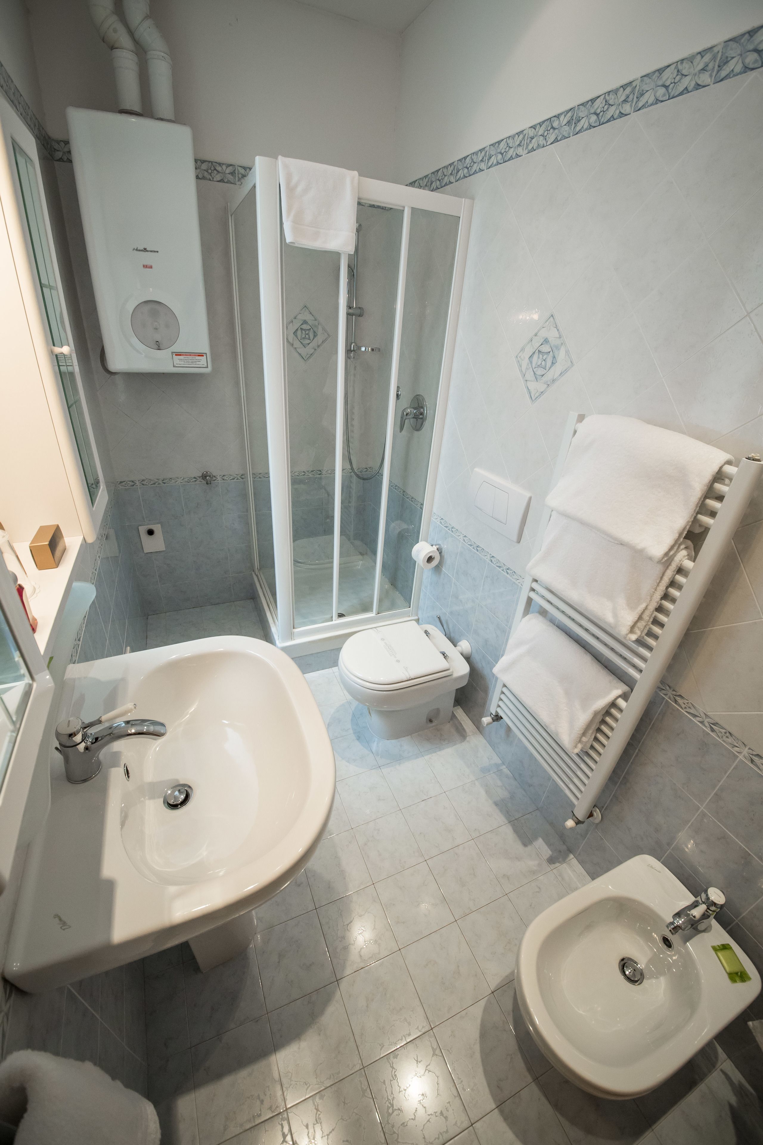 Victoria Apartments Letterario