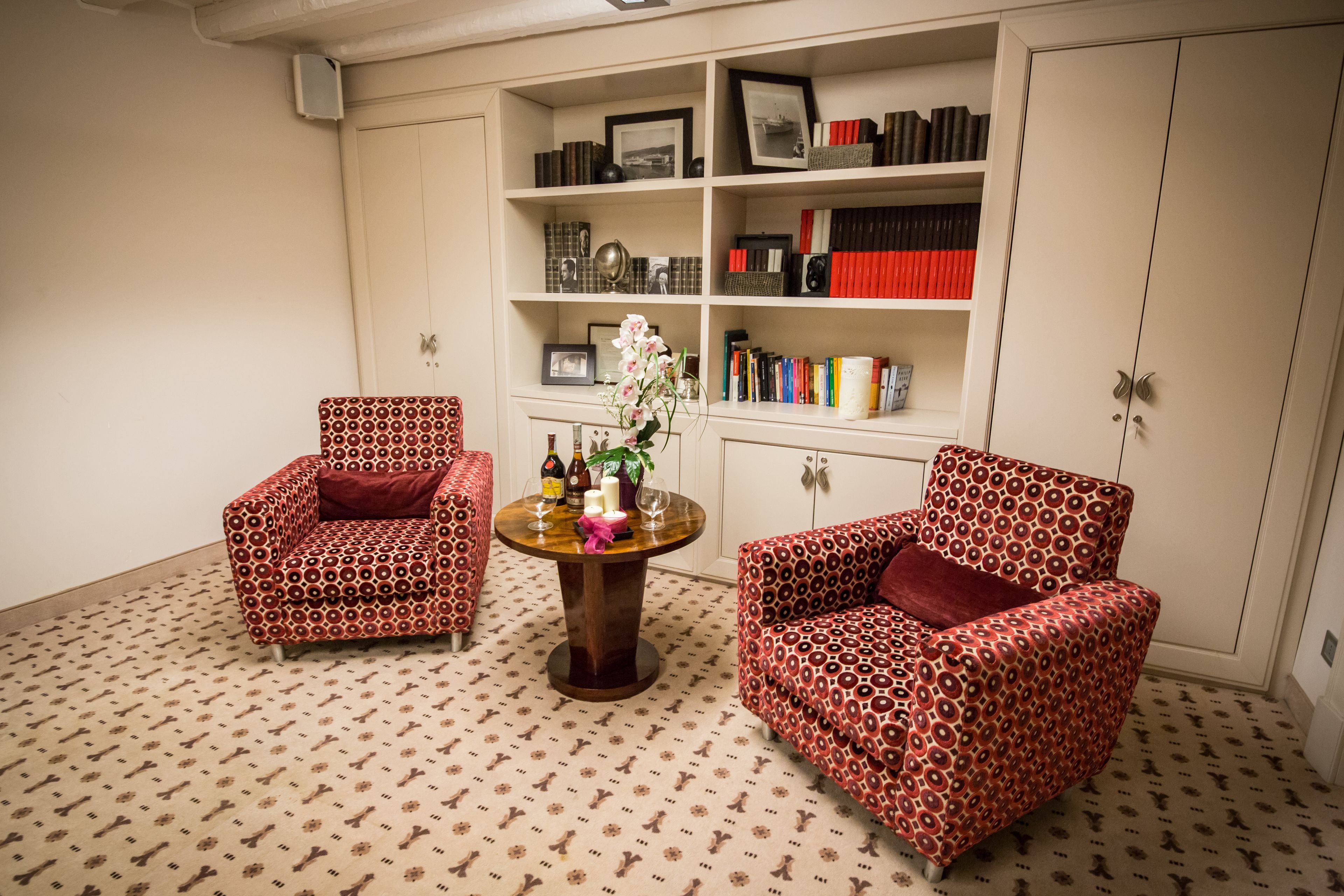 Victoria Apartments Letterario