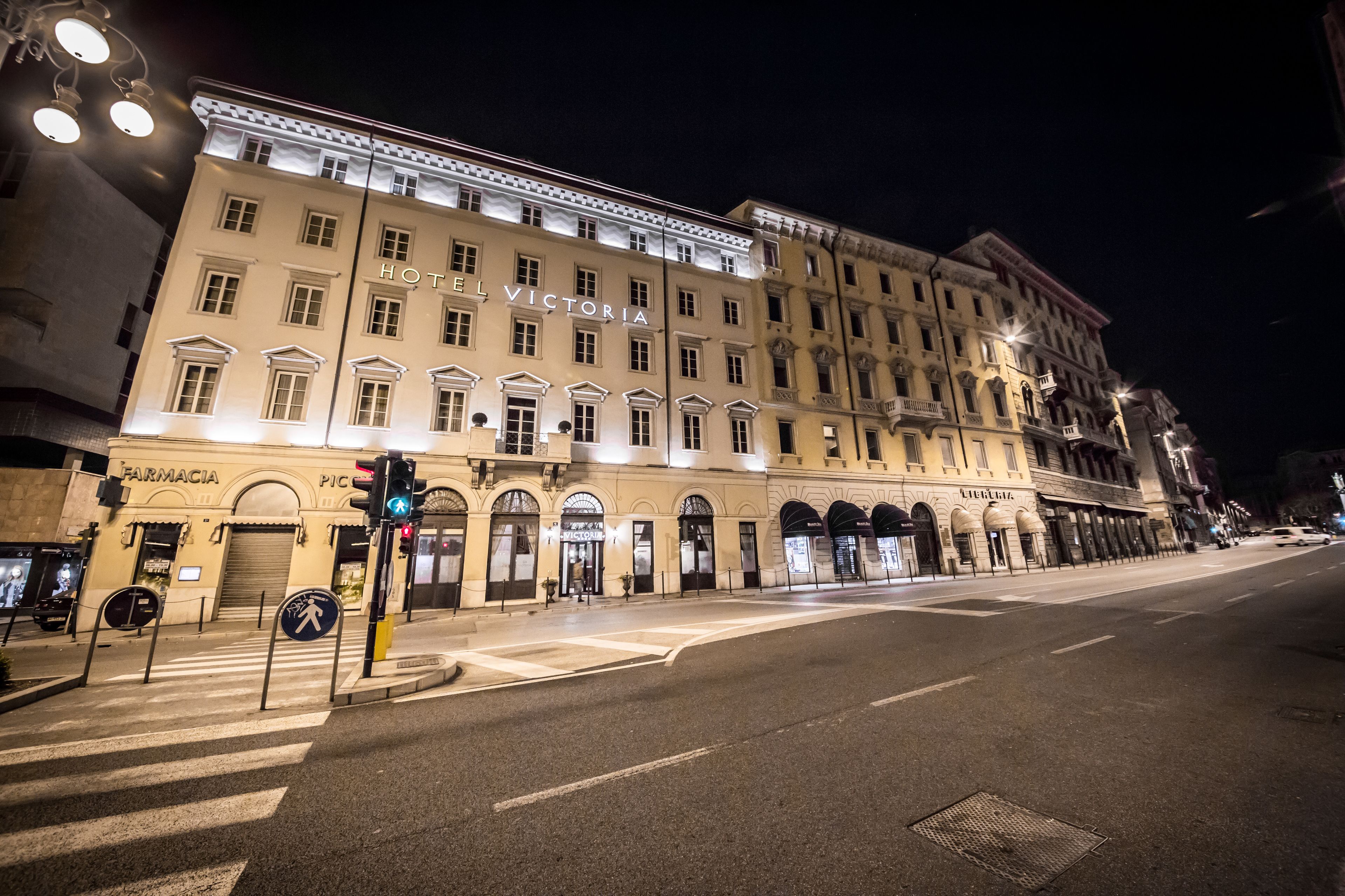 Victoria Apartments Letterario
