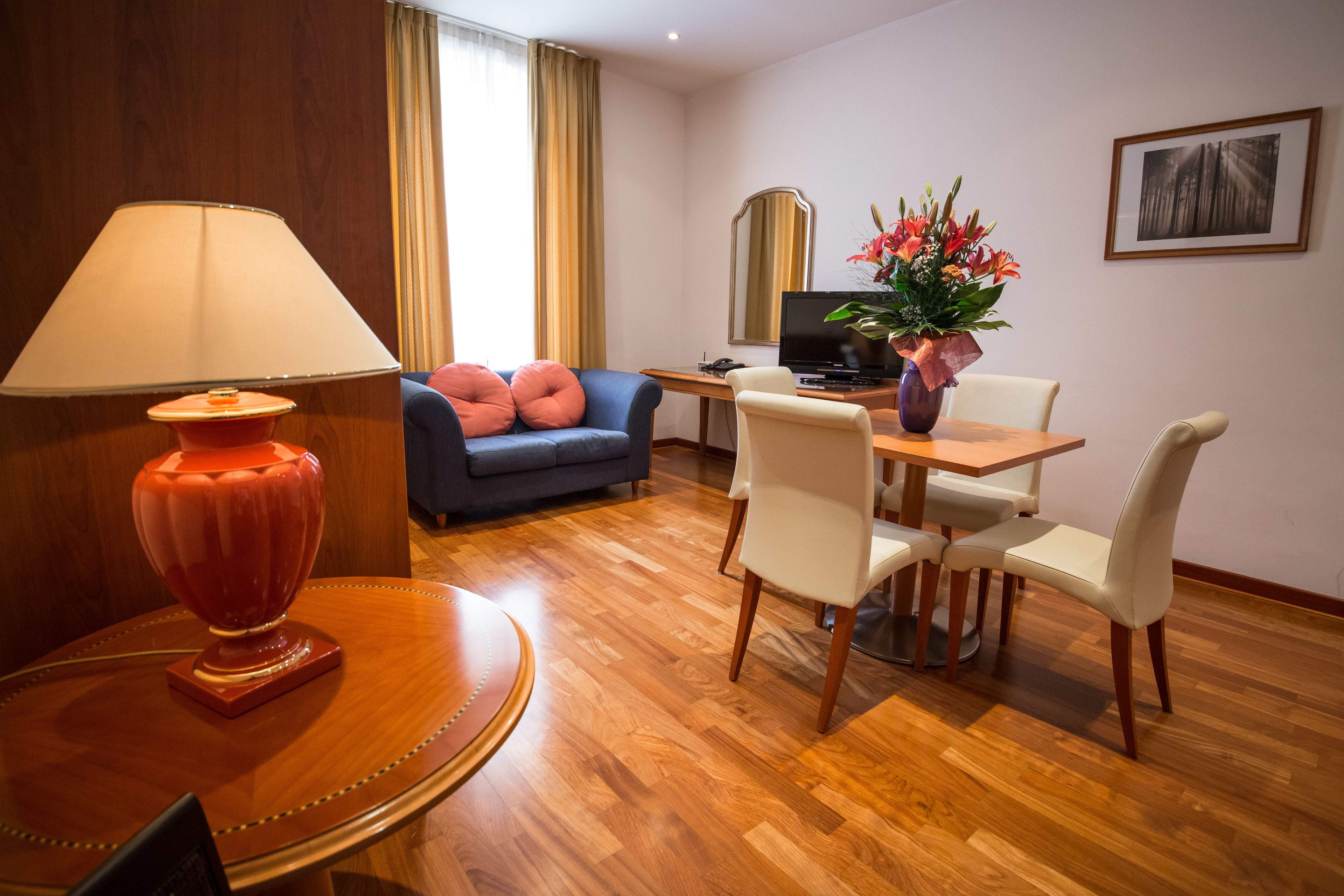 Victoria Apartments Letterario