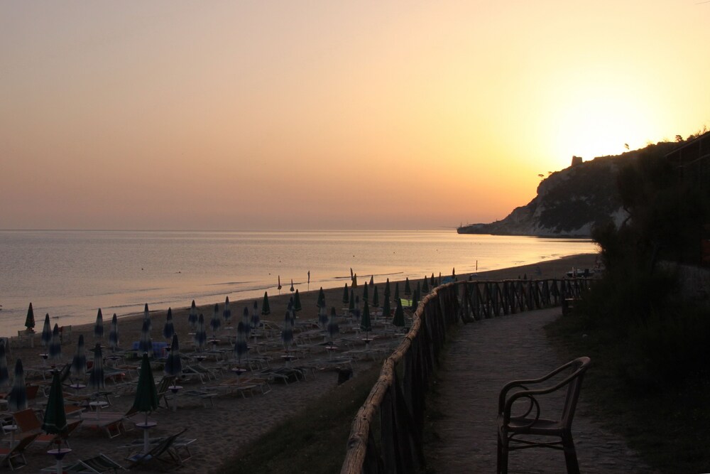 Campeggio Villaggio Turistico Baia Calenella