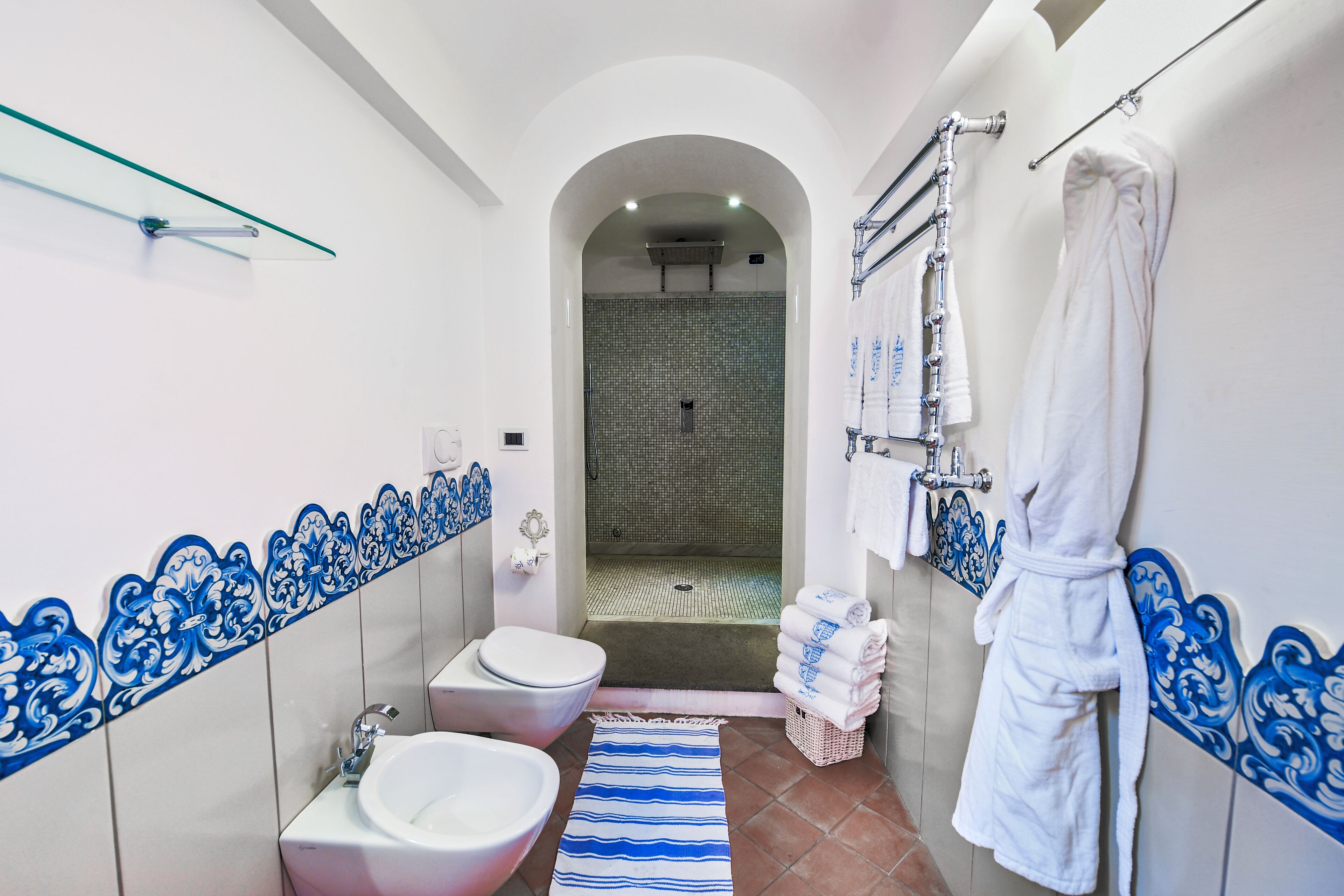Ravello Art Apartments