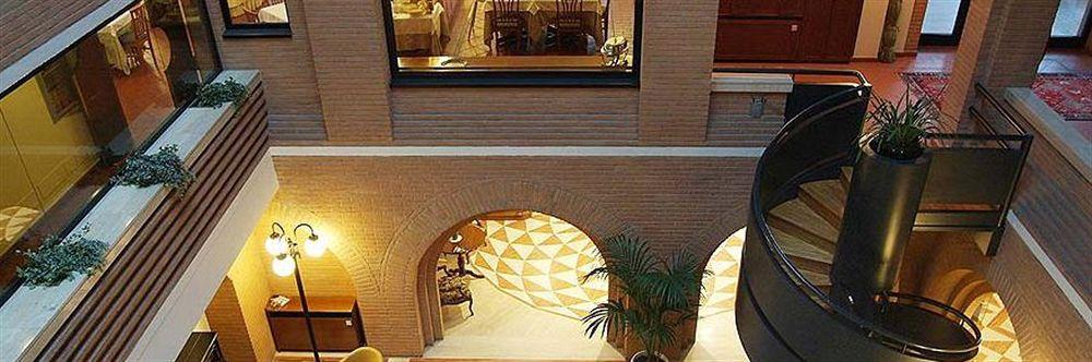 Hostellerie Du Cheval Blanc