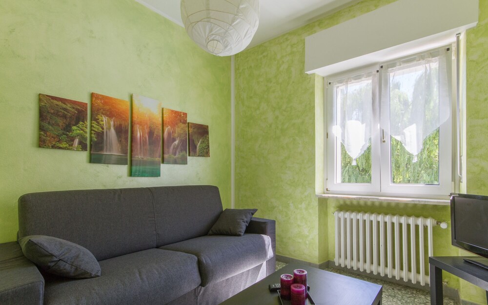 Le Lion Apartments