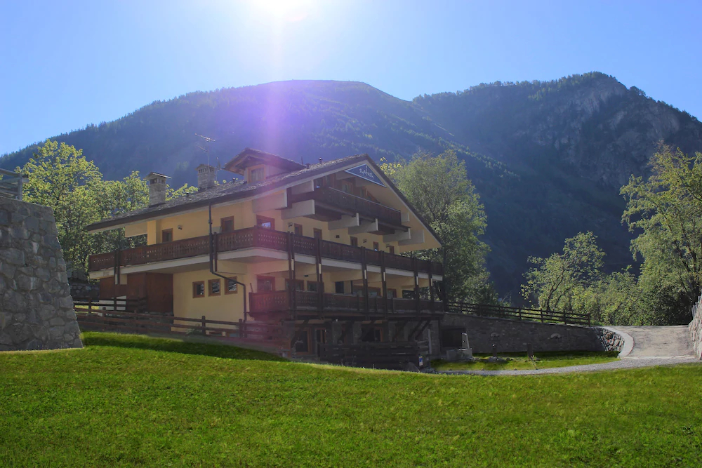 Shatush Hotel
