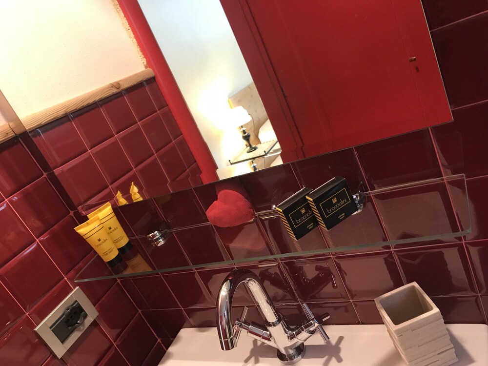 Shatush Hotel