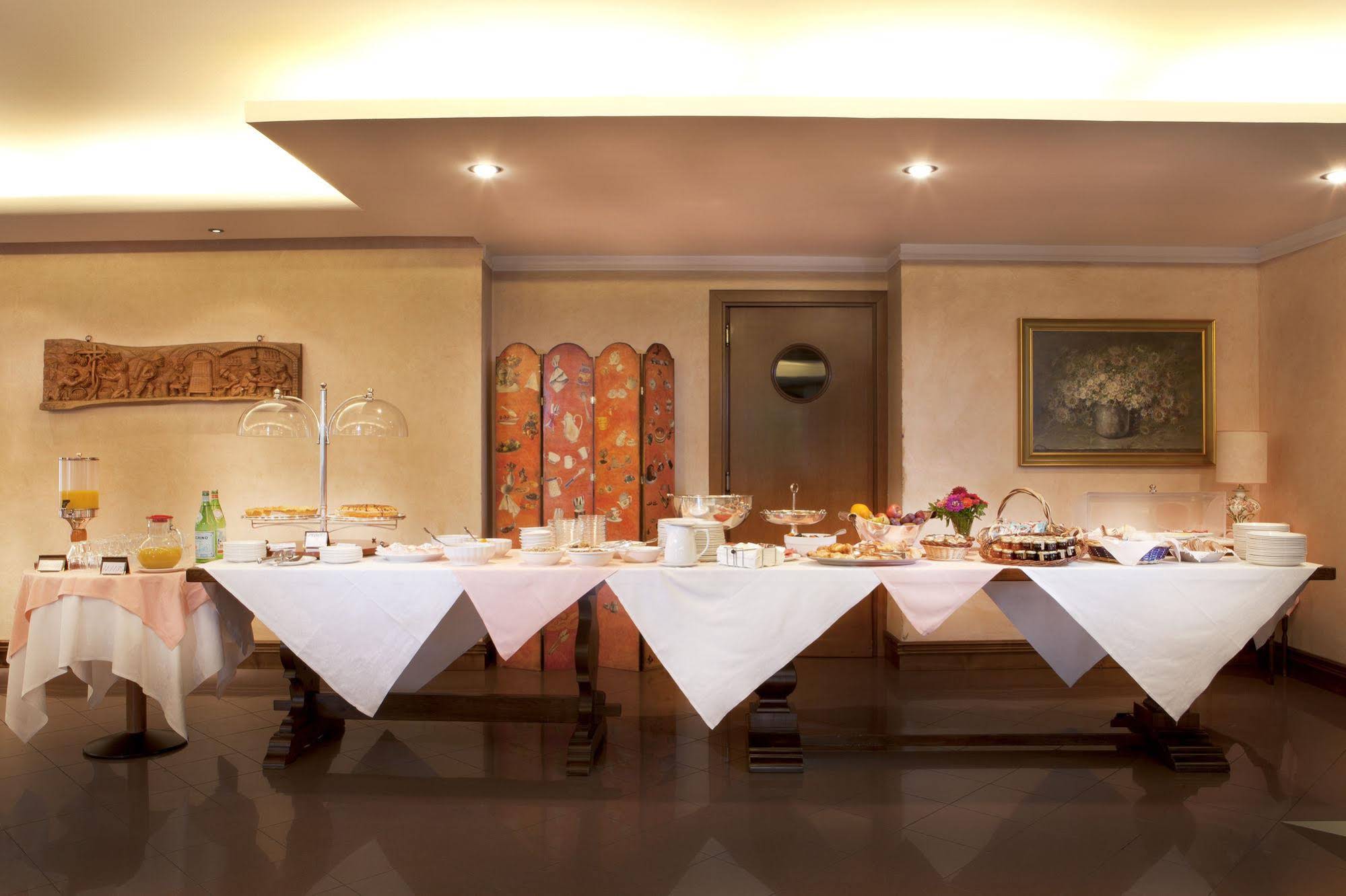 Hotel Diana
