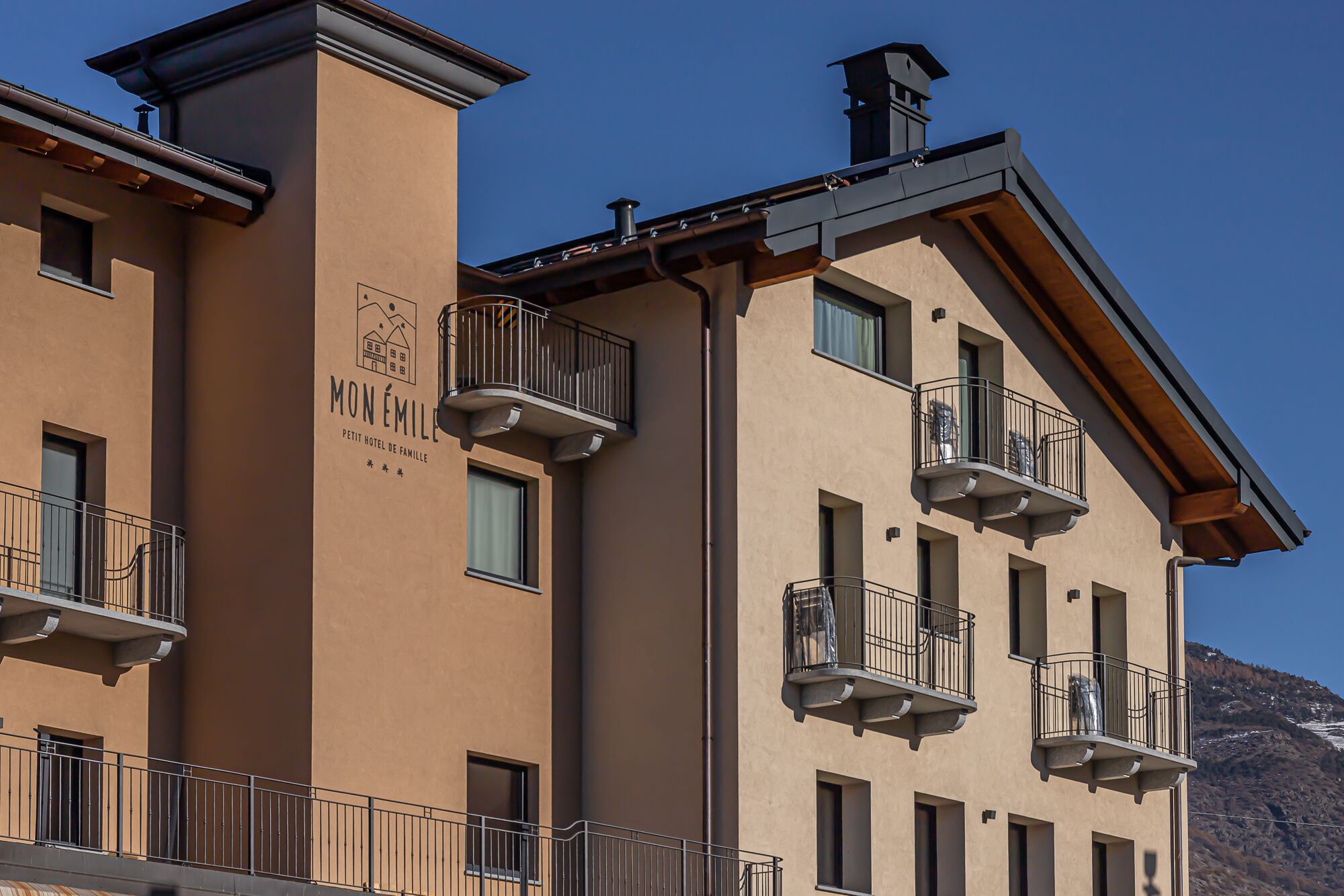 Mon Émile Hotel