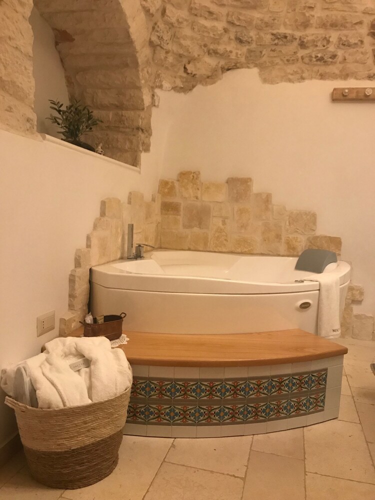 Madia Luxury