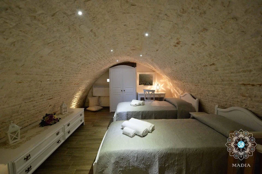 Madia Luxury
