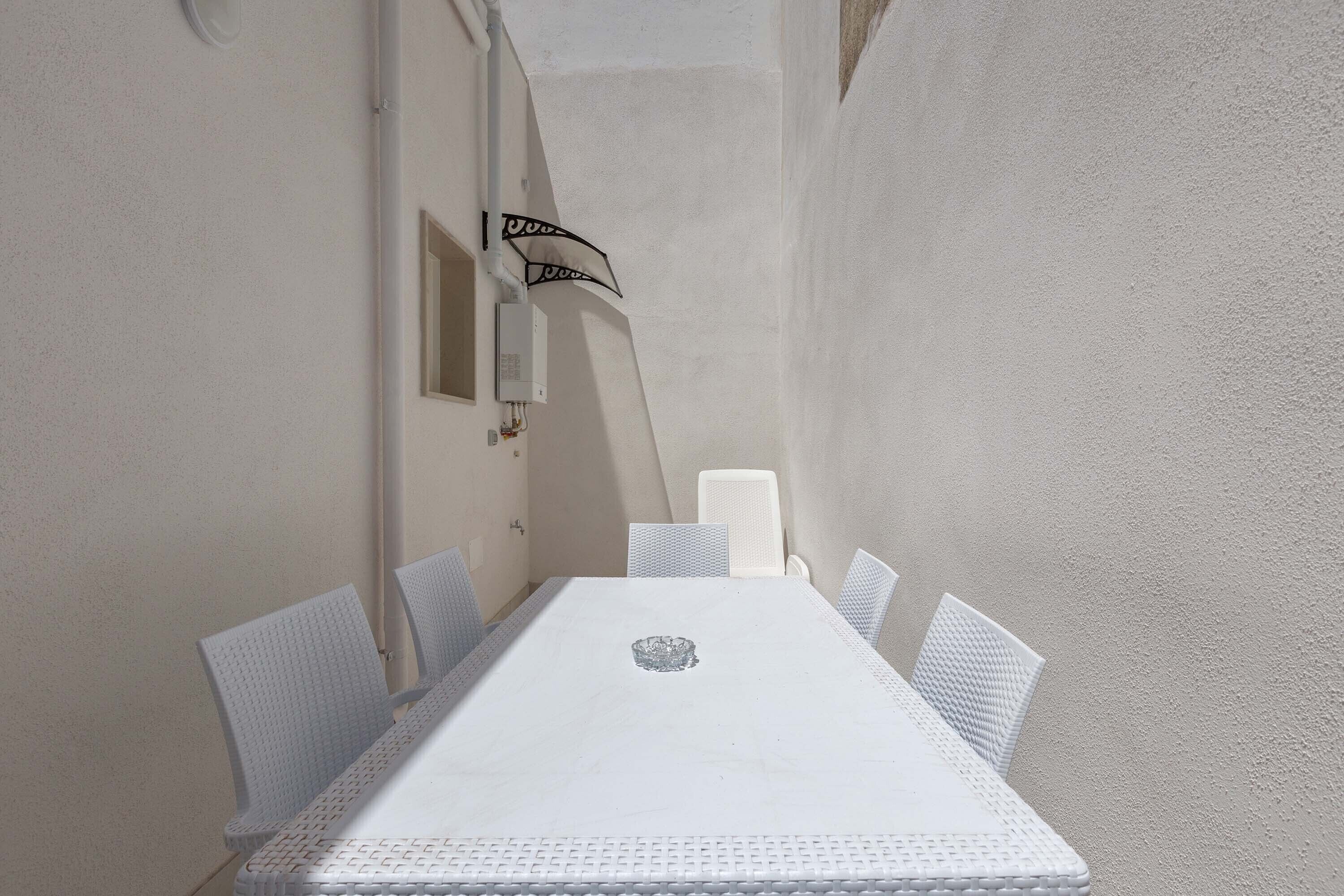 2485 Casa Silvana by Barbarhouse