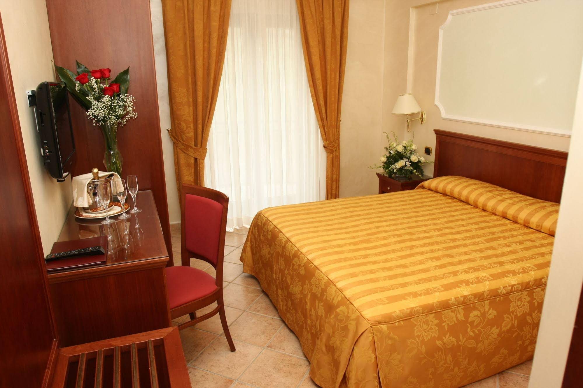 Hotel Rossemi