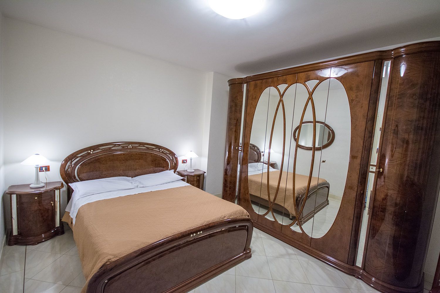 Suite & Apartment