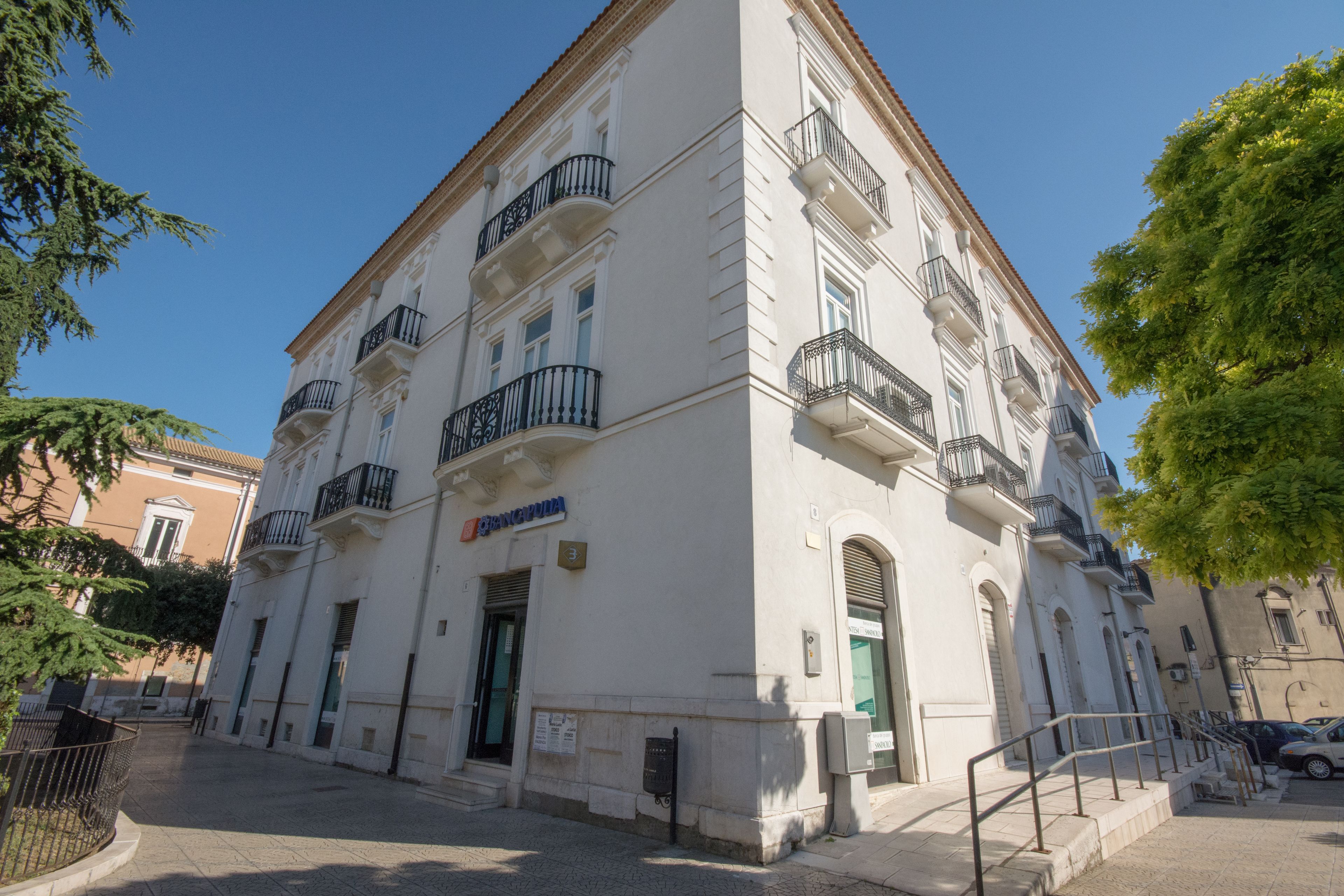 Suite & Apartment