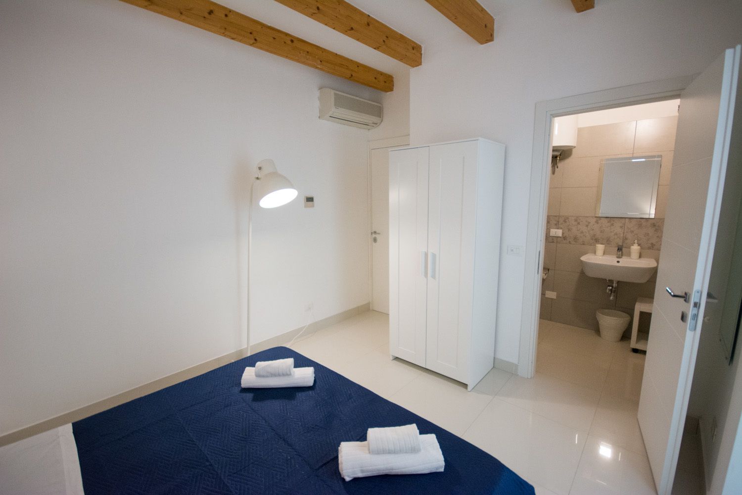 Suite & Apartment