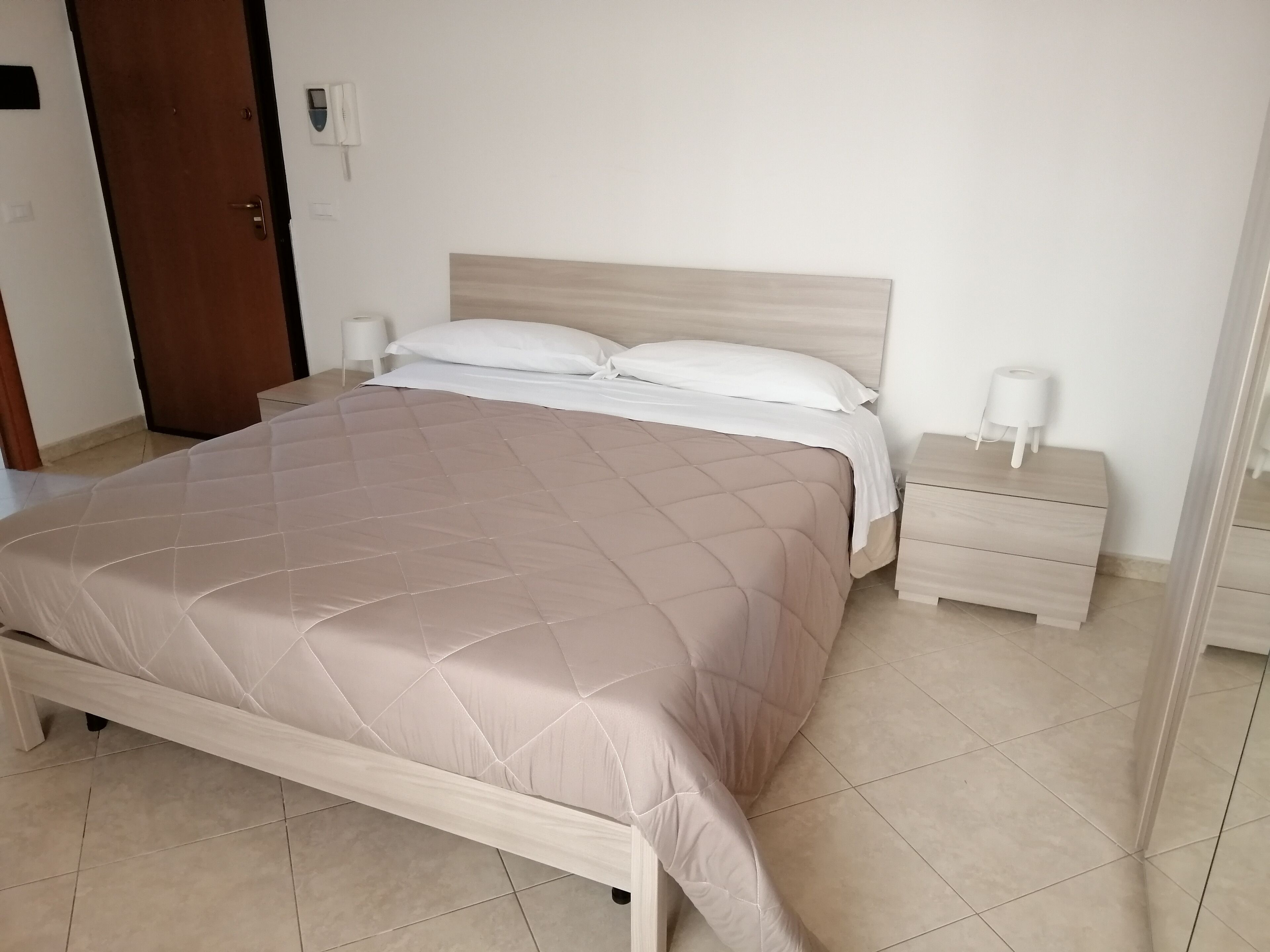 Suite & Apartment