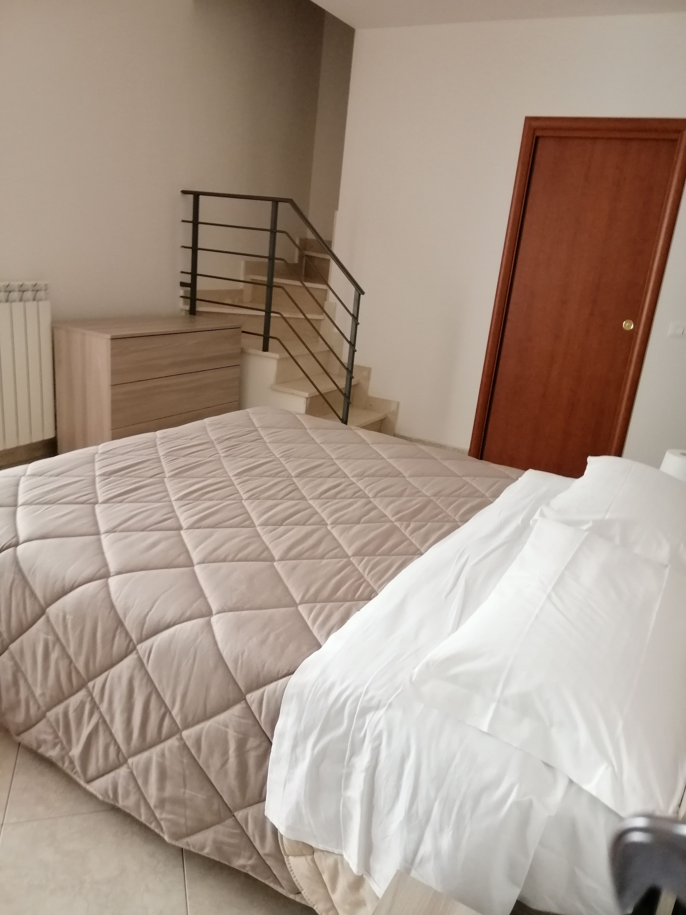 Suite & Apartment