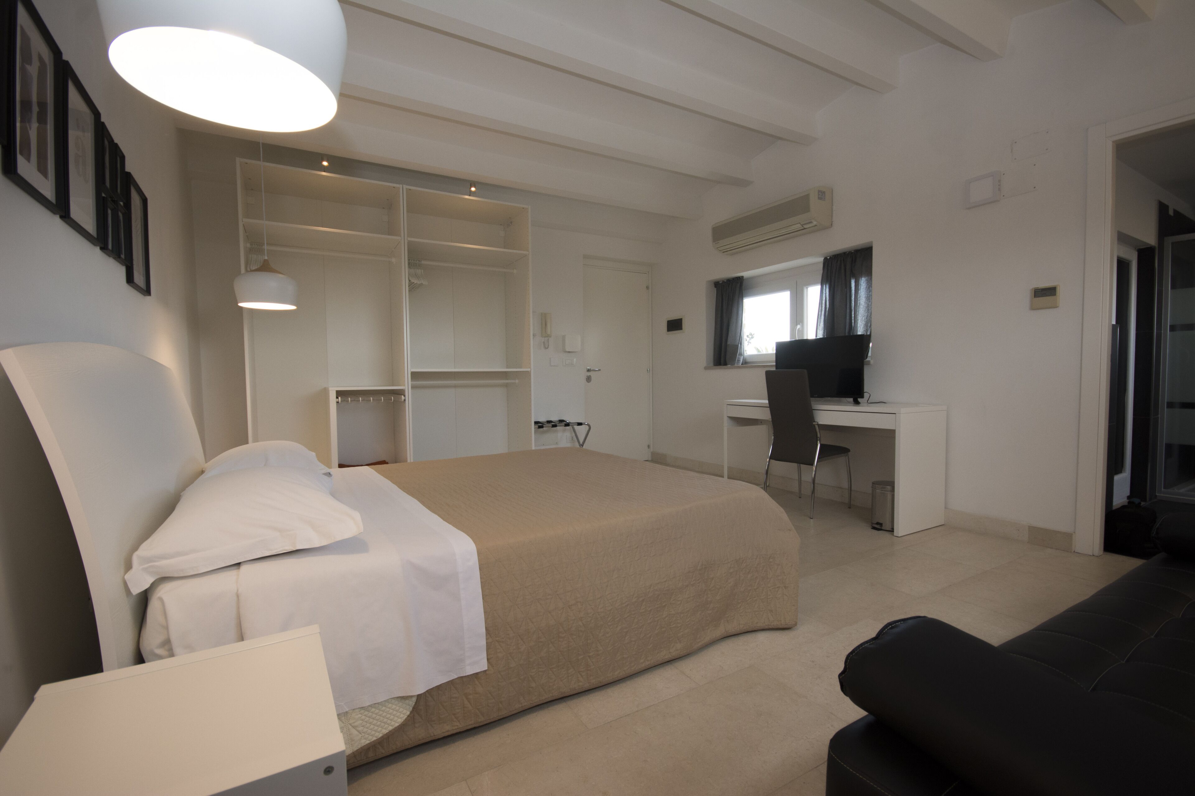 Suite & Apartment