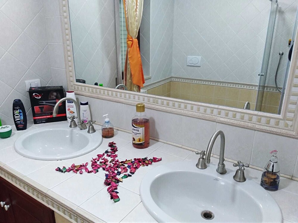 Lombardo Guest House