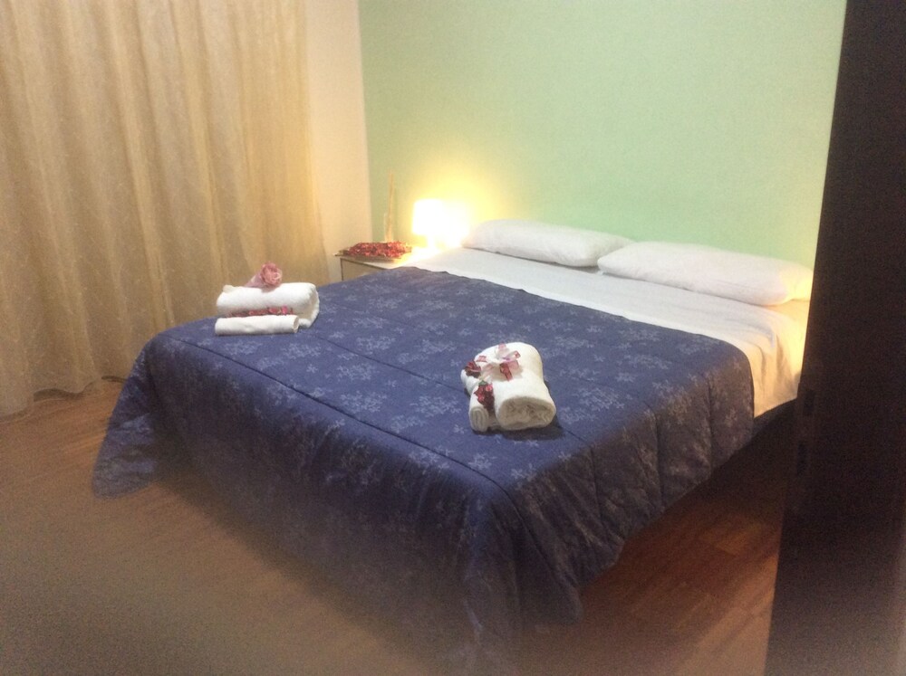 Lombardo Guest House