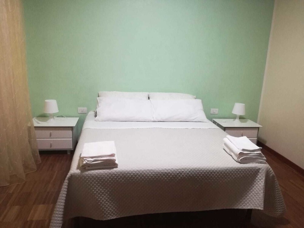 Lombardo Guest House