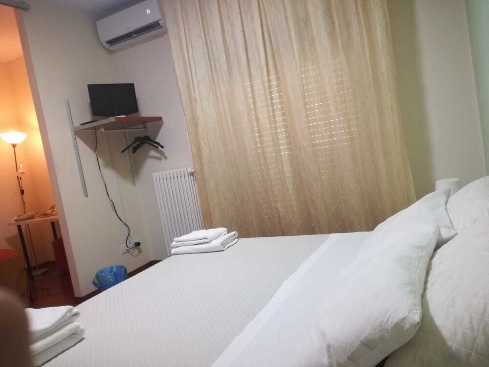 Lombardo Guest House