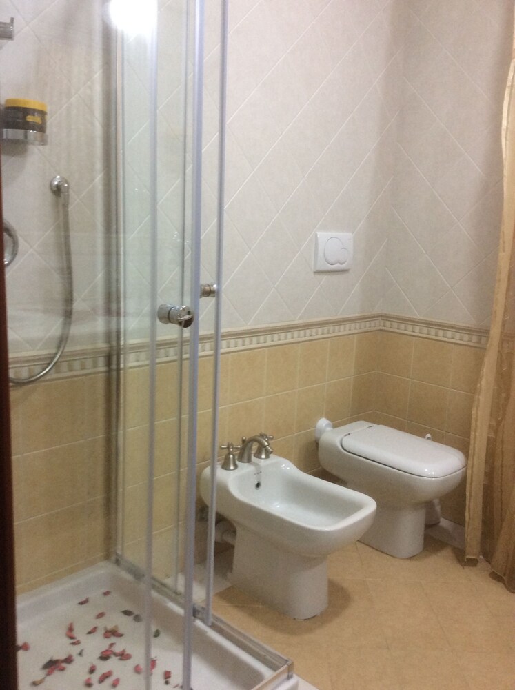 Lombardo Guest House