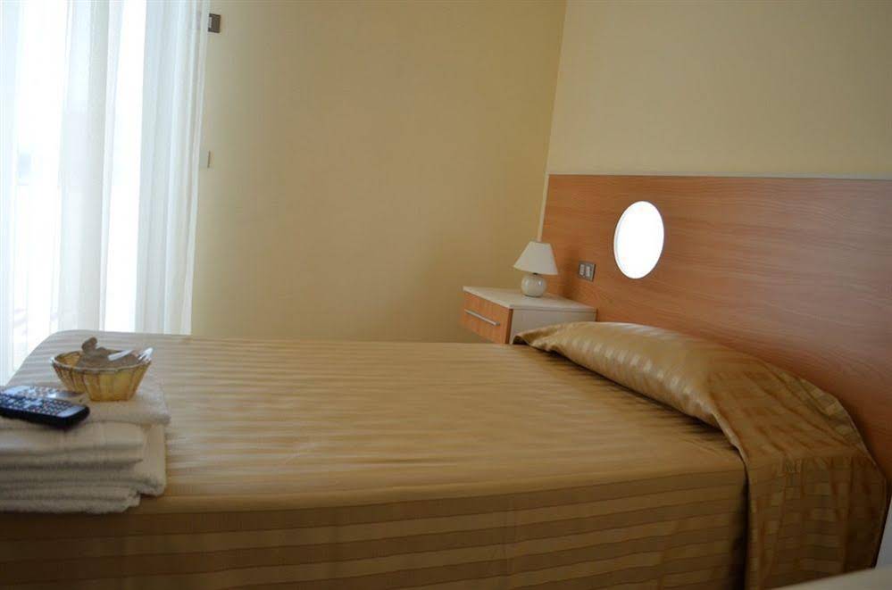 Hotel Happy