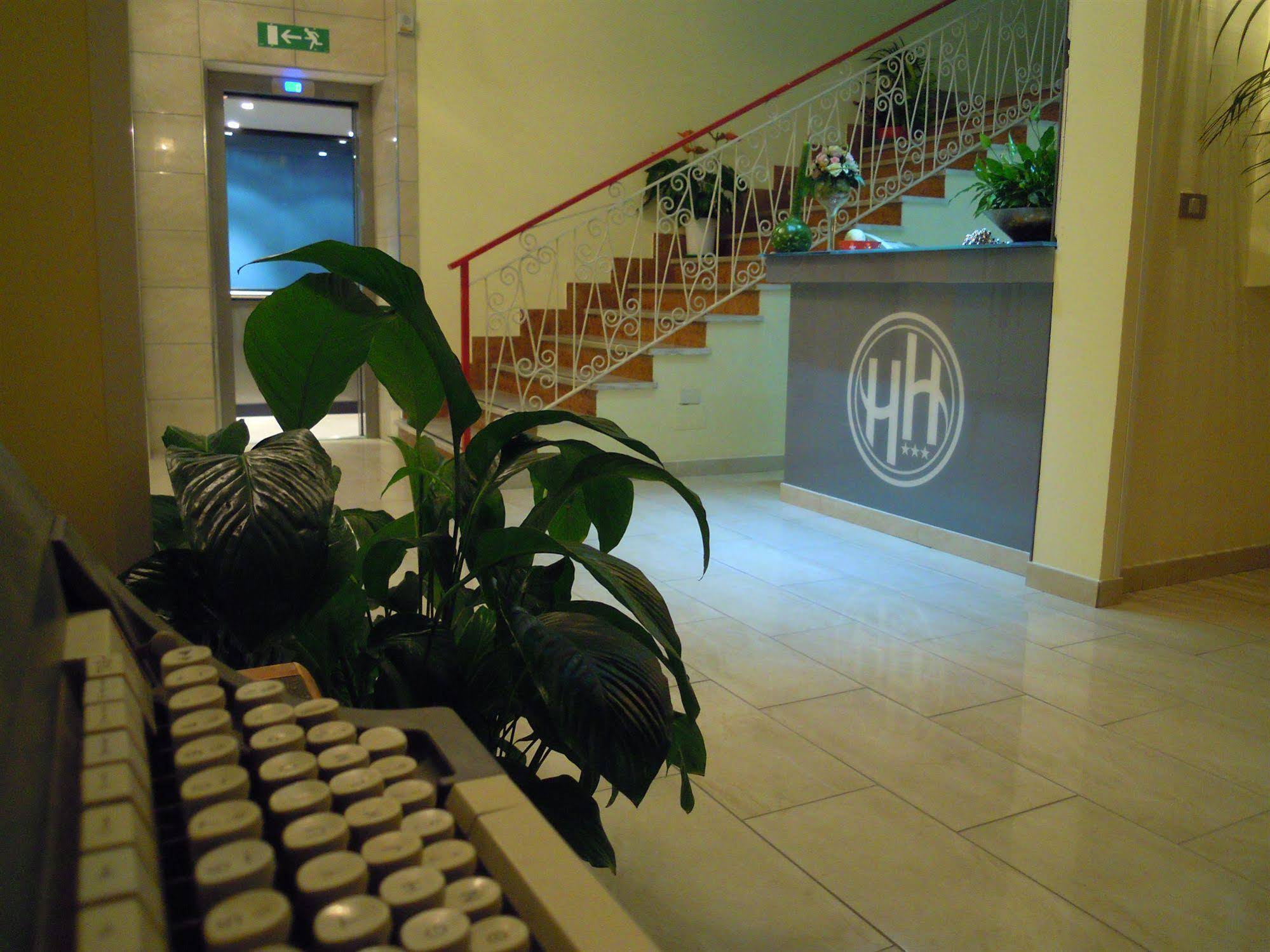 Hotel Happy