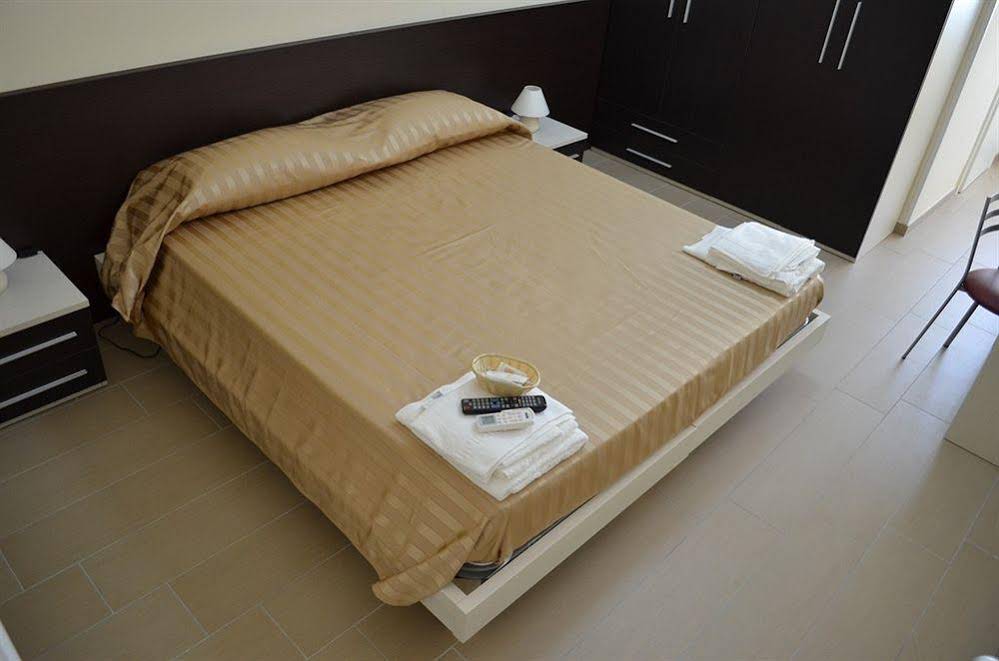 Hotel Happy