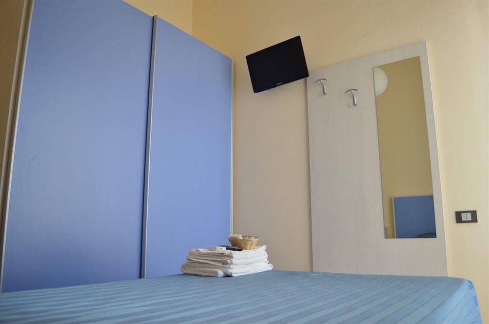 Hotel Happy