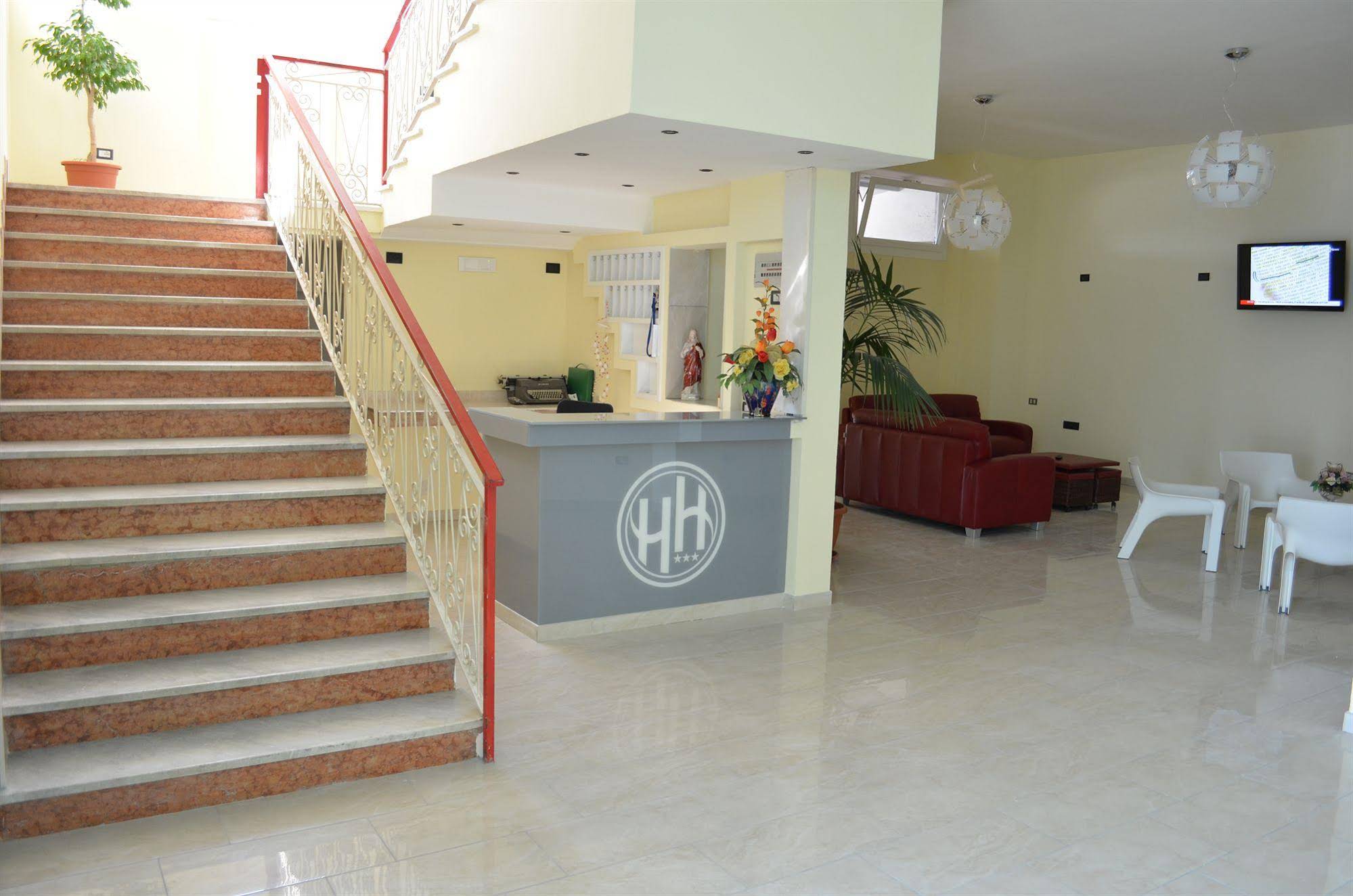 Hotel Happy