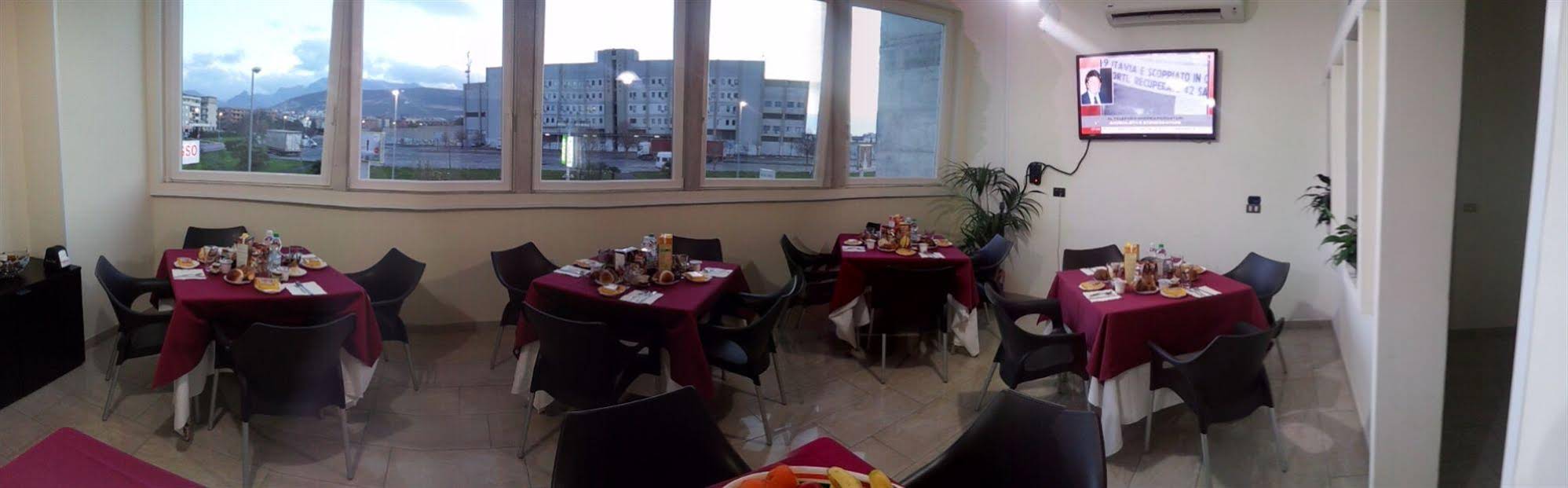 Hotel Happy