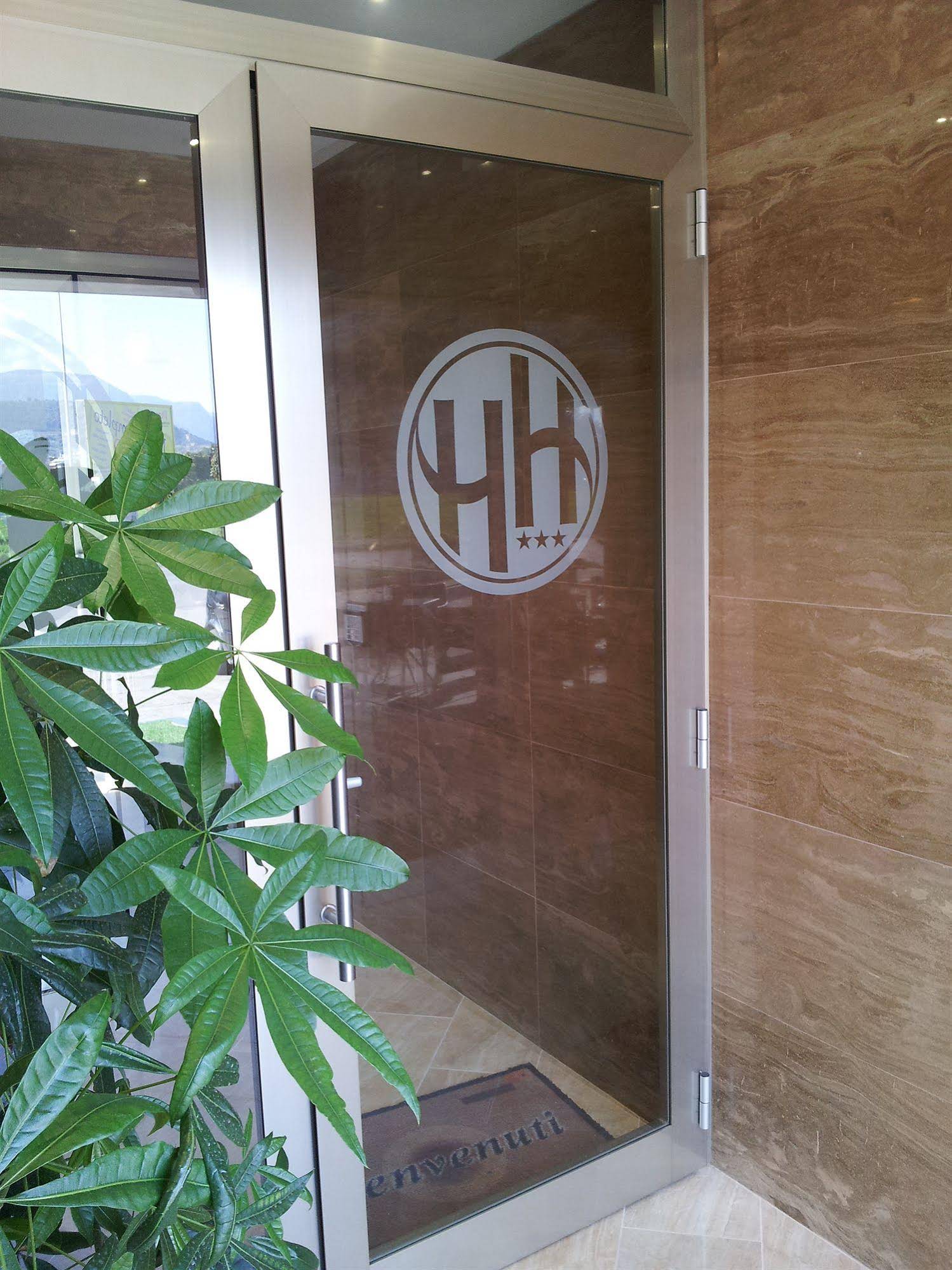 Hotel Happy