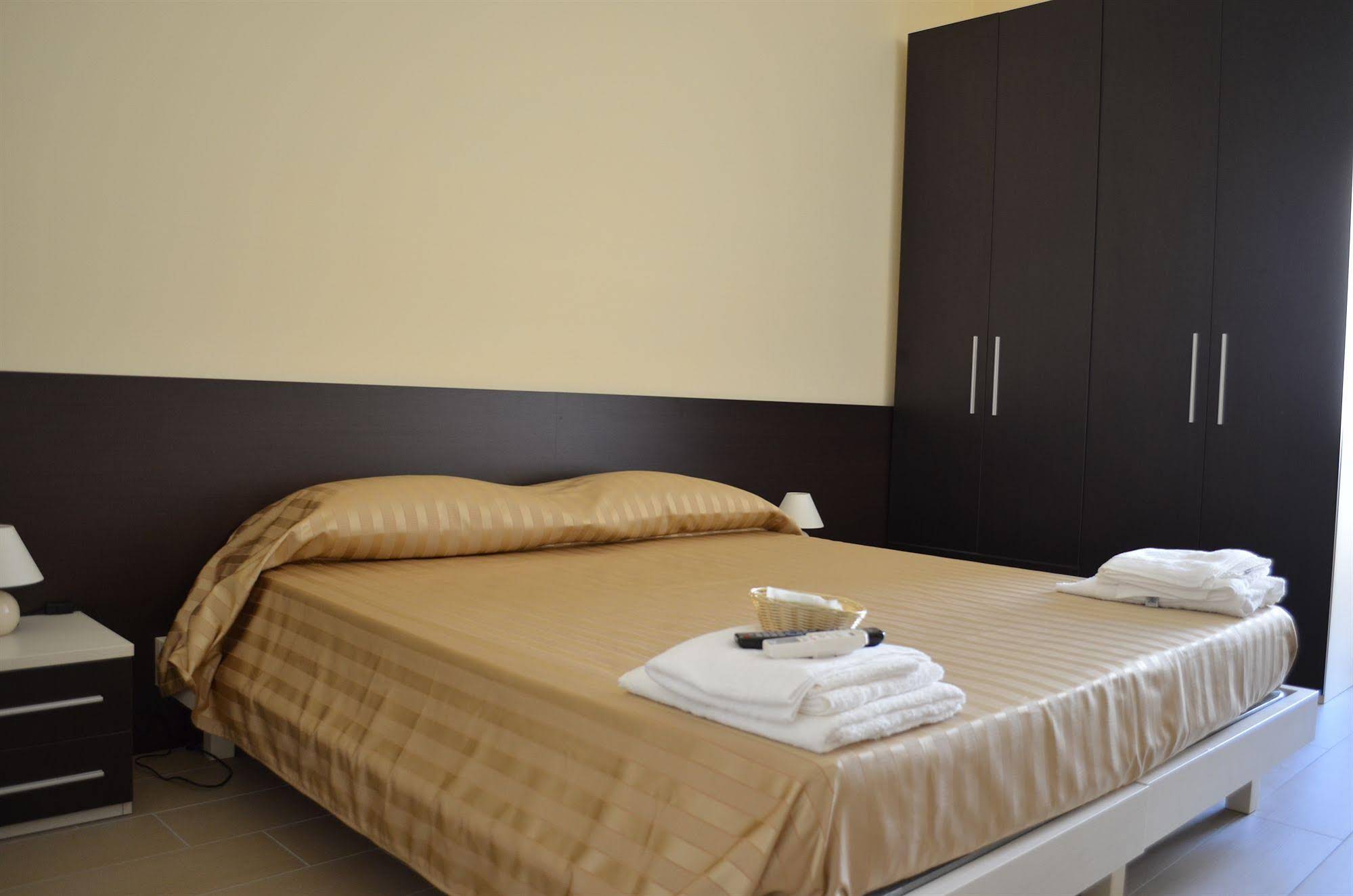 Hotel Happy