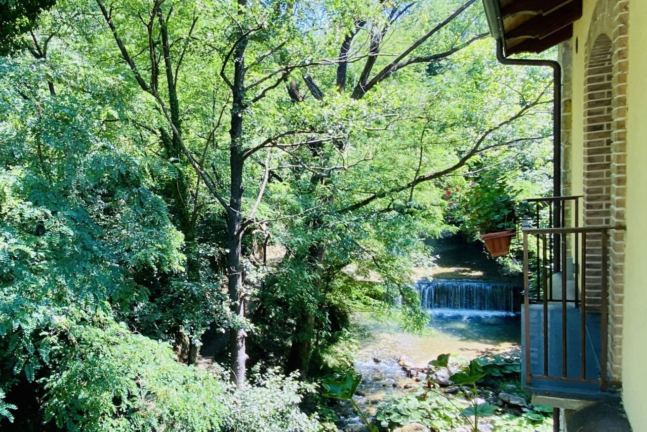 Campagna Waterfalls View Suites