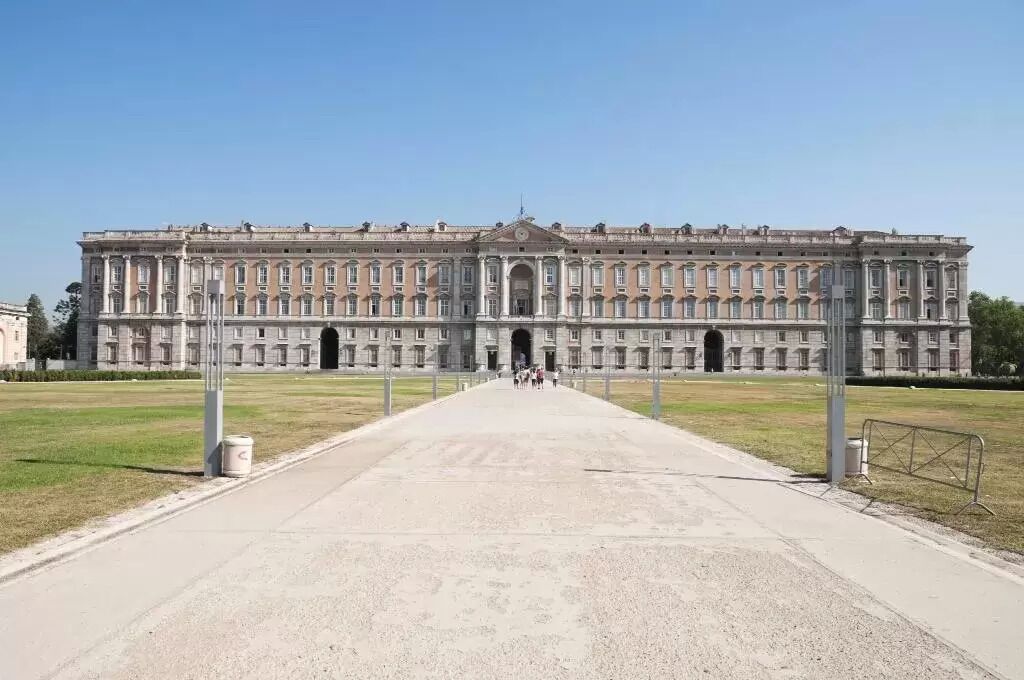 Caserta Deluxe Bis