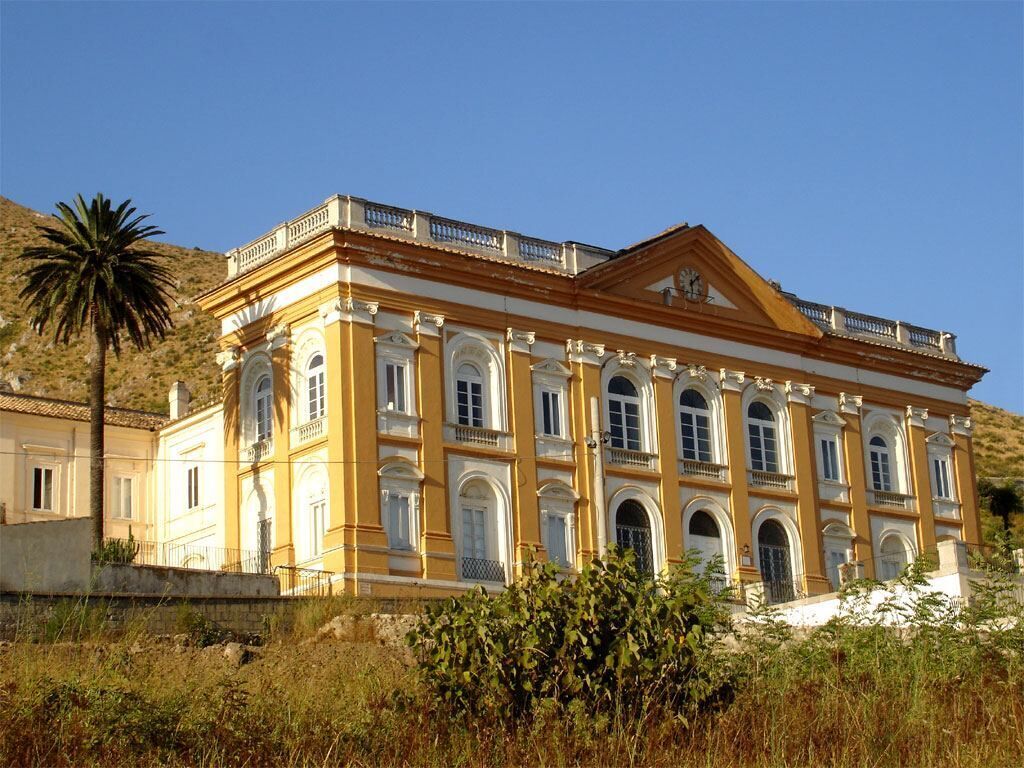 Caserta Deluxe Bis