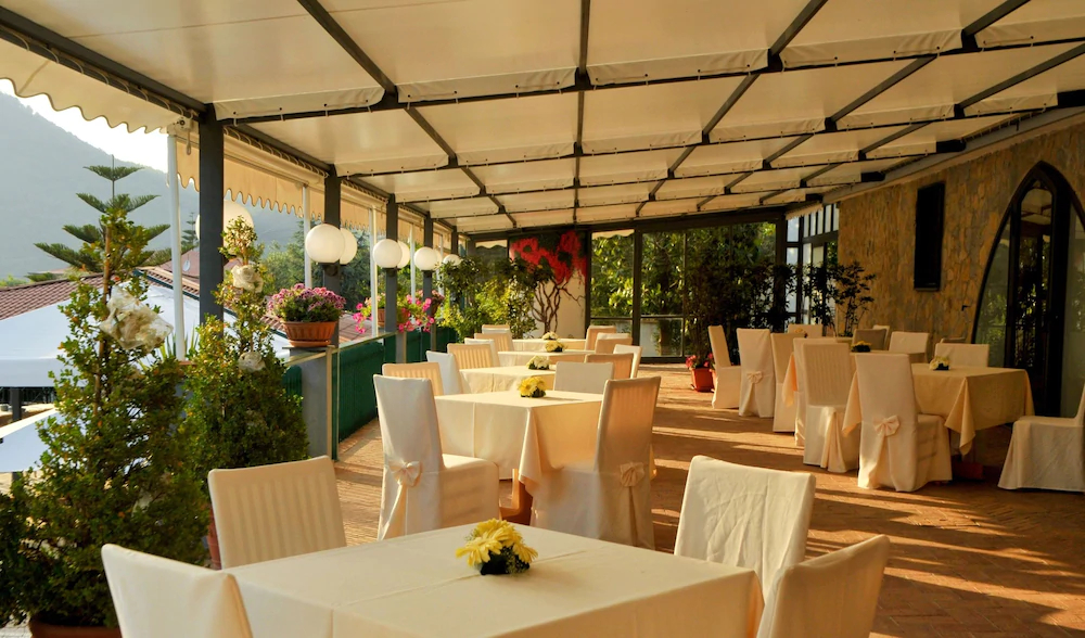 Hotel Diecimare